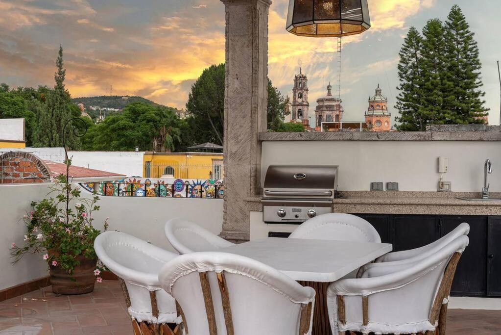 Elegant 3Br Home With Rooftop & Grill In Centro San Miguel サン・ミゲル・デ・アジェンデ エクステリア 写真
