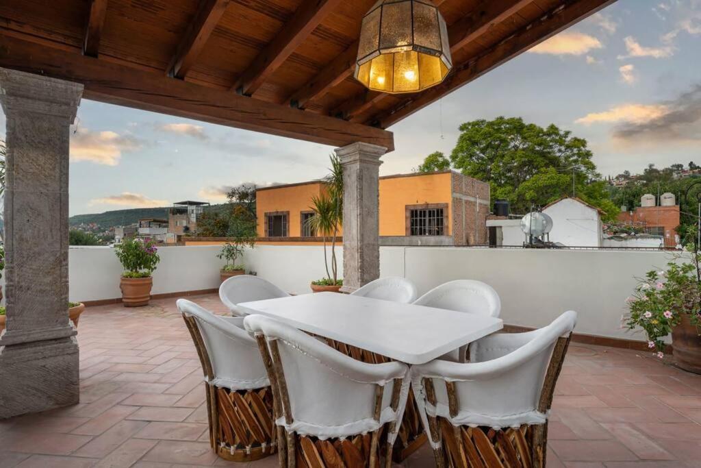 Elegant 3Br Home With Rooftop & Grill In Centro San Miguel サン・ミゲル・デ・アジェンデ エクステリア 写真