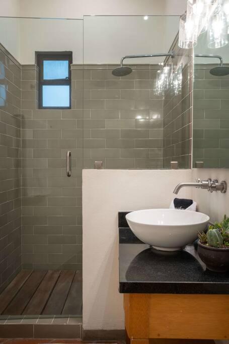 Elegant 3Br Home With Rooftop & Grill In Centro San Miguel サン・ミゲル・デ・アジェンデ エクステリア 写真