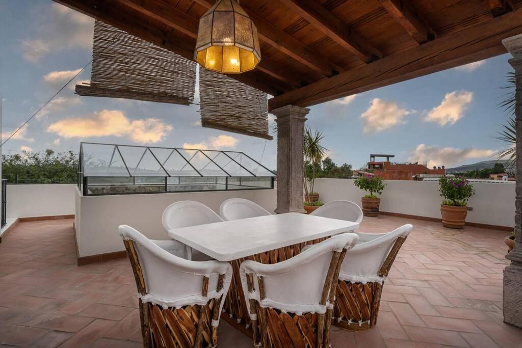 Elegant 3Br Home With Rooftop & Grill In Centro San Miguel サン・ミゲル・デ・アジェンデ エクステリア 写真
